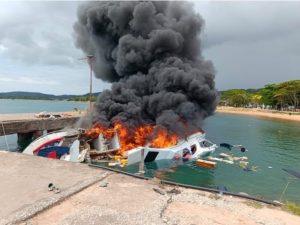 Speedboat Milik Benny Laos Terbakar Di Talibu