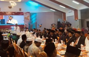 Ribuan Warga Sambut Bupati dan Wakil Bupati Halsel dengan Meriah