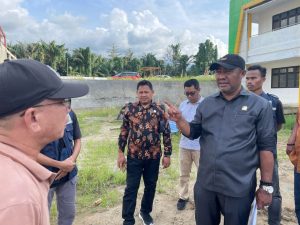DPRD Halsel Desak Bupati Hentikan Tambahan Anggaran SMP Unggulan Saruma