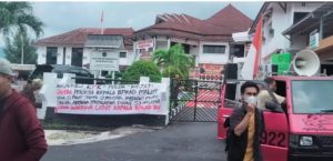 Diduga Ada Suap di Proyek Asrama Haji, Mahasiswa Malut Tuntut Keadilan!