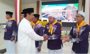 CJH Haltim Siap ke Tanah Suci, Bupati Ubaid Lepas dengan Haru