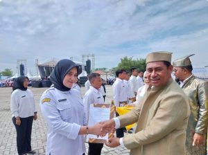 ASN Baru Resmi Bertugas di Haltim, Bupati: Layanilah dengan Ikhlas