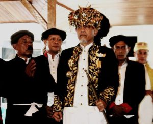 Ritual Woa-Stampa Digelar Lagi, Sultan Hidayat Pakai Mahkota Suci