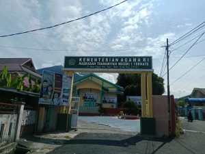 Temuan Belatung di MBG, Kepala MTsN 1 Ternate: “Kami Diminta Jaga Rahasia Jika Ada Masalah”