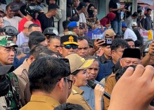 Mahasiswa Sampaikan 17 Tuntutan, Gubernur Malut Janji Kawal Aspirasi