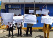 Warga ‘Geruduk’ Kantor NasDem Malut, Berebut Kebaikan di Tengah Suasana Kekeluargaan