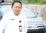 Sekda Ternate Rizal Marsaoly Salurkan Bantuan bagi Korban Angin Kencang di Kastela