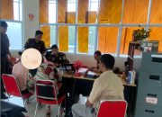 Tersangka Pembunuhan Bayi Diserahkan Polsek Ibu ke Kejari Halbar