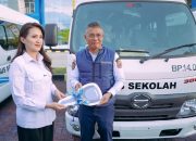 Pemprov Malut Terima 5 Bus Sekolah Hibah Kemenhub di Sofifi