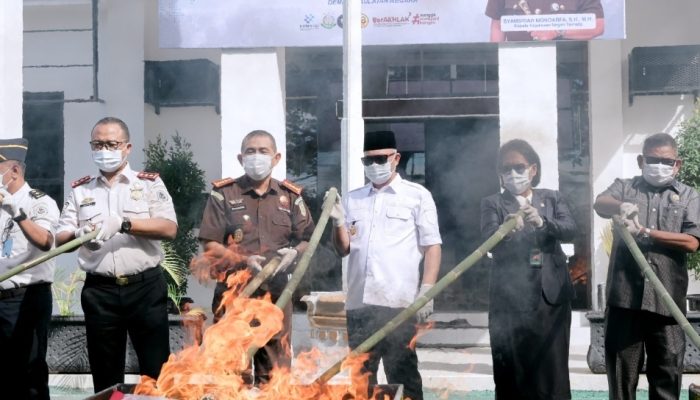 Hadiri Pemusnahan Barang Bukti, Nasri Abubakar Tekankan Pentingnya Sinergi Jaga Keamanan