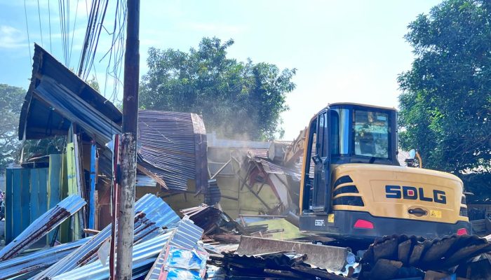Eksekusi Tanah Seluas 1.980 Meter Persegi di Falajawa 2 Ternate Tetap Berjalan, PN Ternate Pasang Tanda Resmi